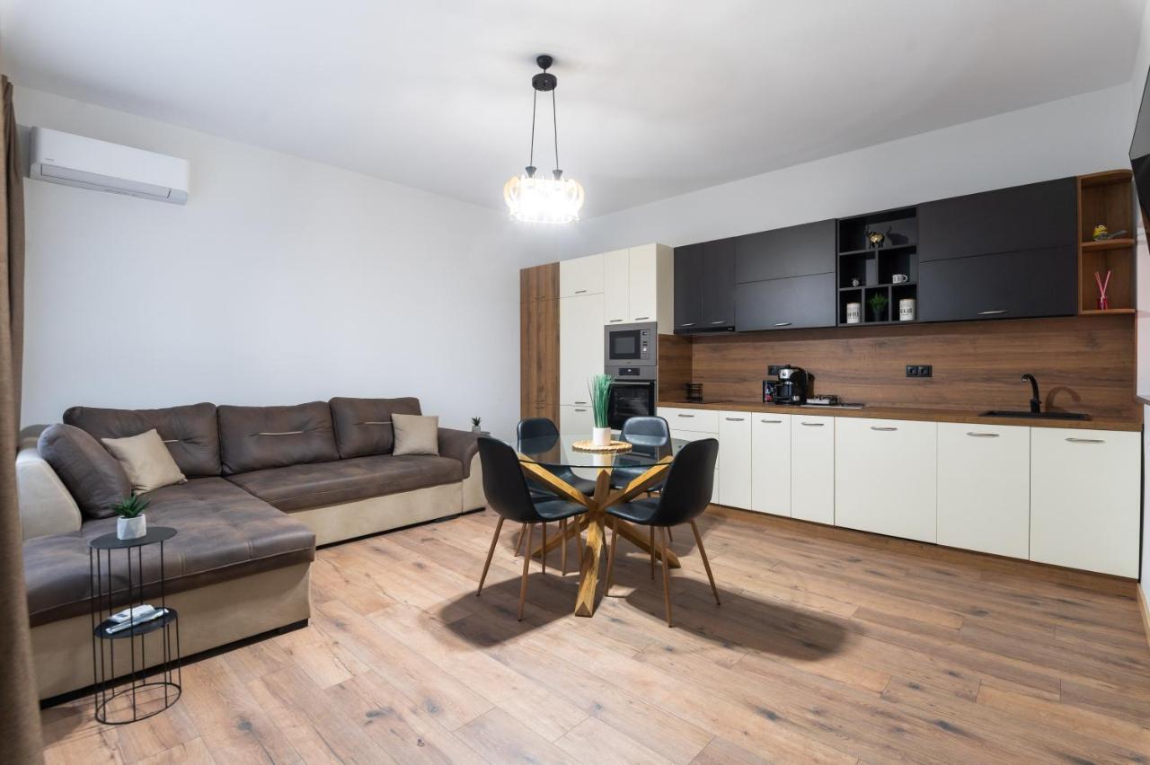 La Luna - High-End 2Bd Flat In The Top Centre By Flat Mаnager Sofia Luaran gambar
