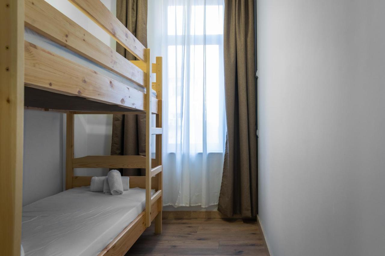 La Luna - High-End 2Bd Flat In The Top Centre By Flat Mаnager Sofia Luaran gambar