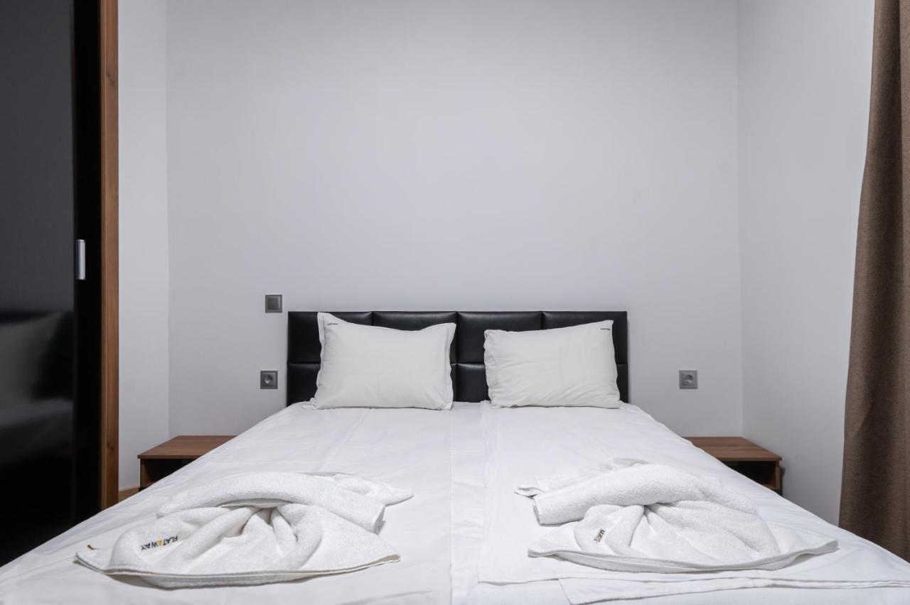 La Luna - High-End 2Bd Flat In The Top Centre By Flat Mаnager Sofia Luaran gambar