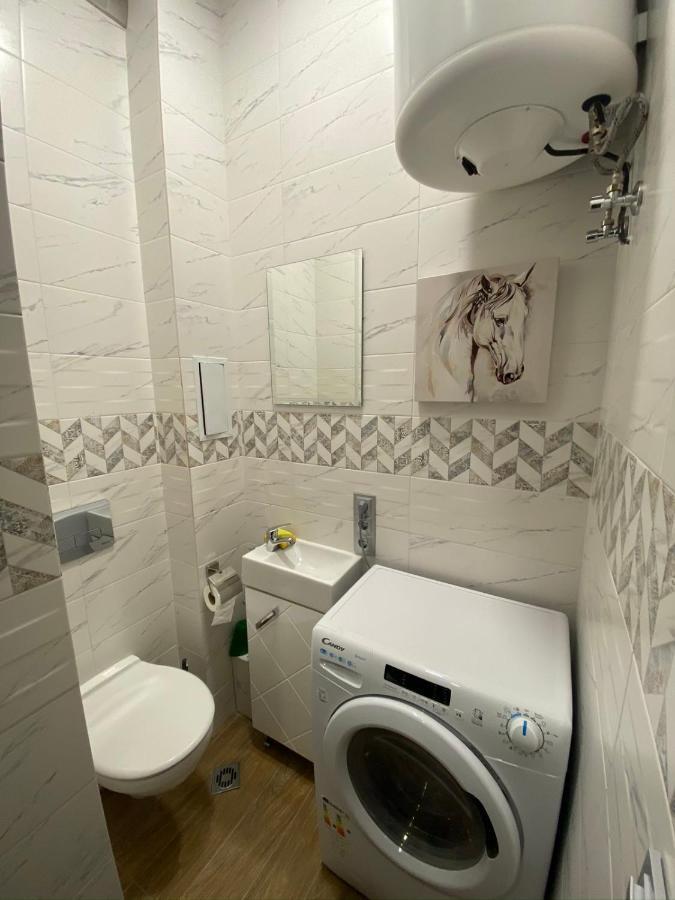 La Luna - High-End 2Bd Flat In The Top Centre By Flat Mаnager Sofia Luaran gambar