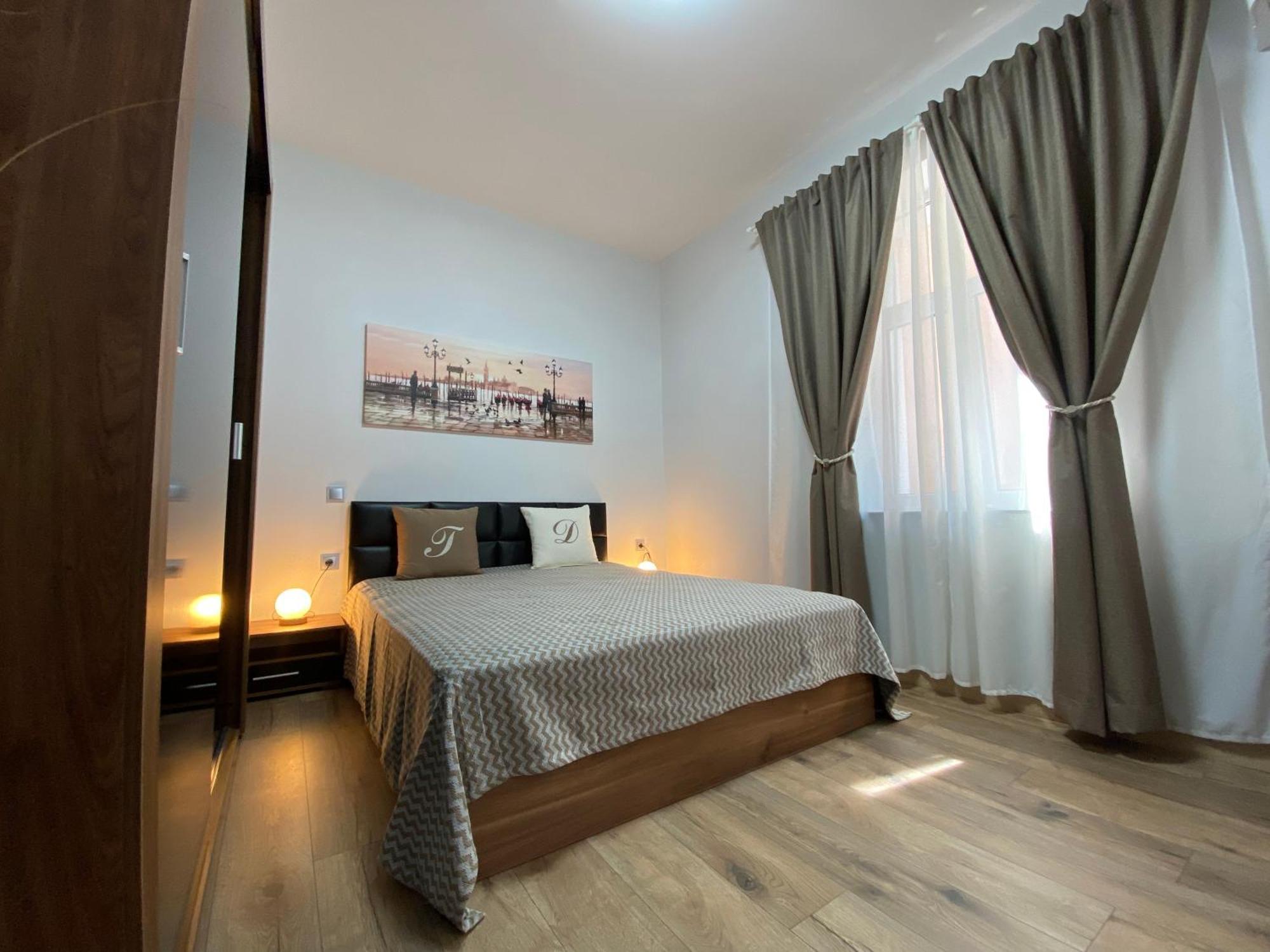 La Luna - High-End 2Bd Flat In The Top Centre By Flat Mаnager Sofia Luaran gambar